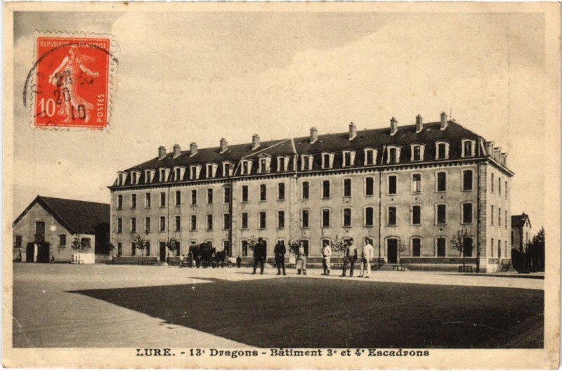 Carte postale ancienne Militaire Lure 13e Dragone Bat. 3e et 4e Escadrons