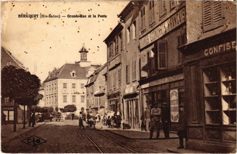 Carte postale ancienne Hericourt Grande Rue et la Poste