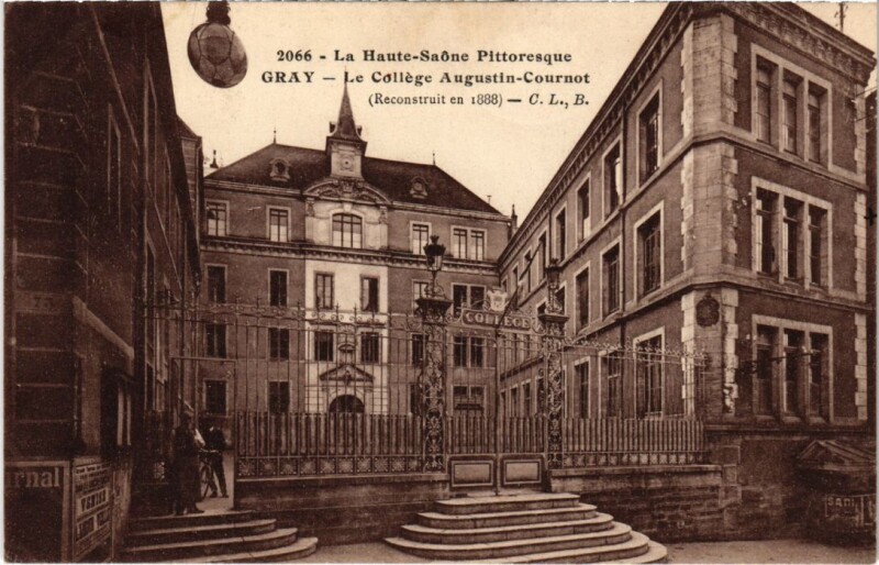 Carte postale ancienne Gray Le College Augustin-Cournoot