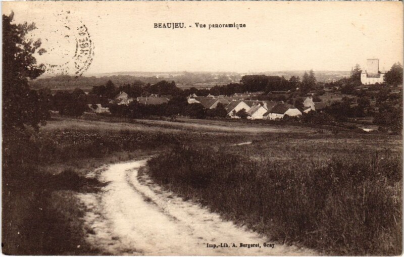Carte postale ancienne Beaujeu vue panoramique
