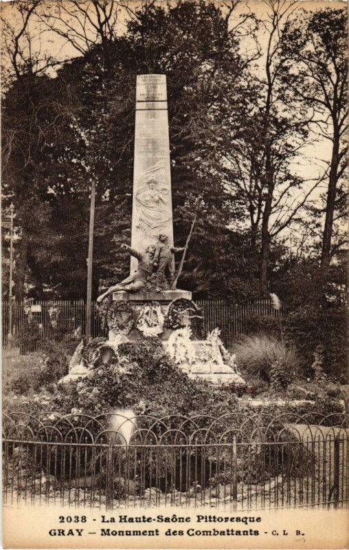 Carte postale ancienne Gray monument des Combattants