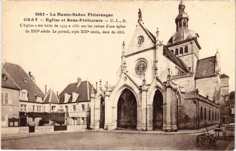 Carte postale ancienne Gray Eglise et Sous-Prefecture