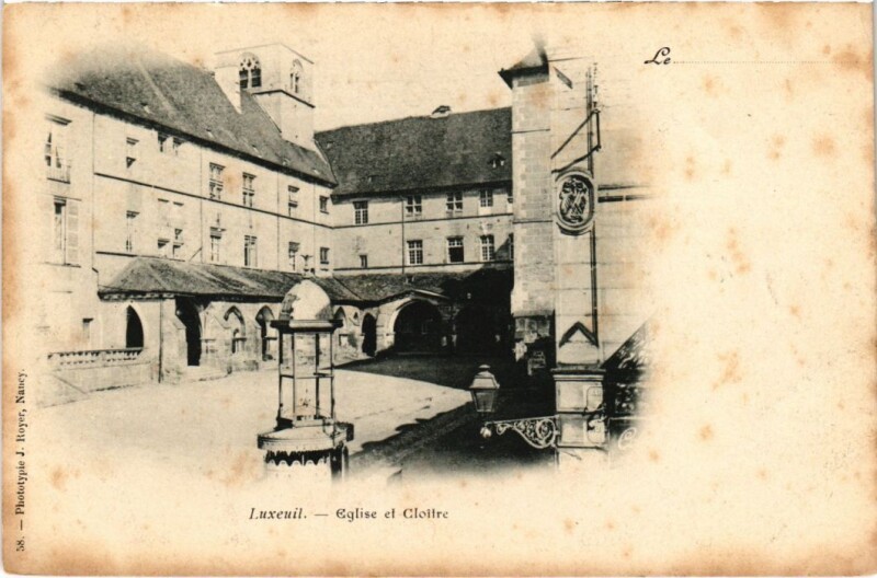Carte postale ancienne Luxeuil-les-Bains Eglise et Cloitre à Luxeuil-les-Bains