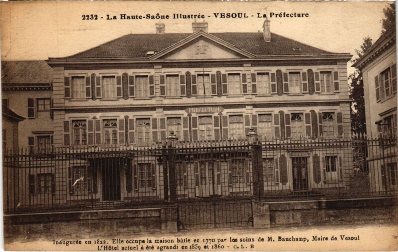Carte postale ancienne Vesoul La Prefecture à Vesoul