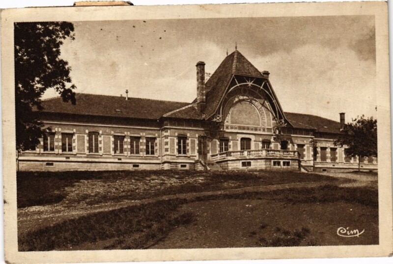 Carte postale ancienne Hericourt La Creche Ecole des Garcons