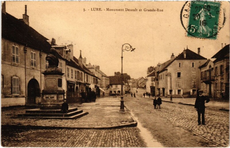 Carte postale ancienne Lure Mon. Dessault Grande Rue