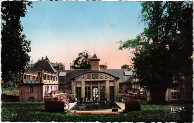 Carte postale ancienne Luxeuil-les-Bains La Piscine à Luxeuil-les-Bains