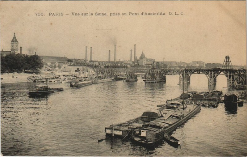 Carte postale ancienne Paris 12e Vue sur la Seine