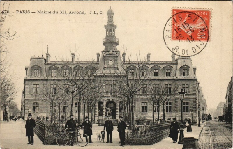 Carte postale ancienne Paris 12e le Mairie