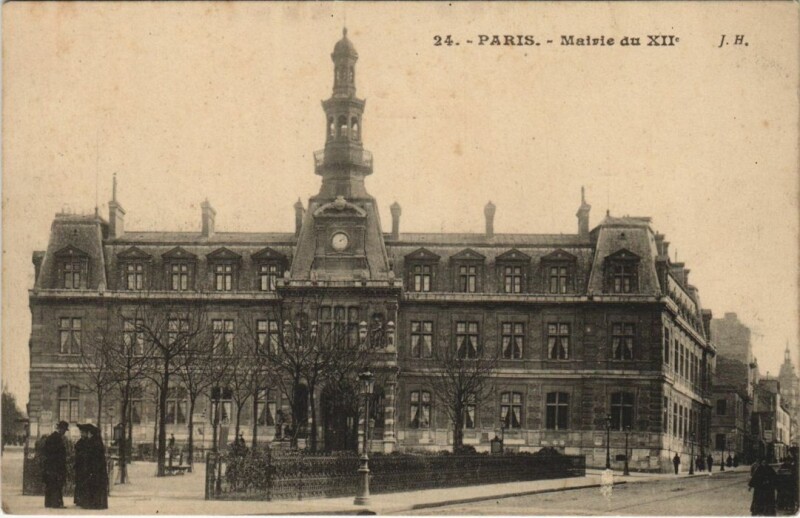 Carte postale ancienne Mairie du XIIe à Paris 12e
