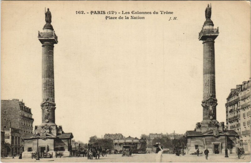 Carte postale ancienne Paris 12e Place de la Nation Les Colonnes du Throne