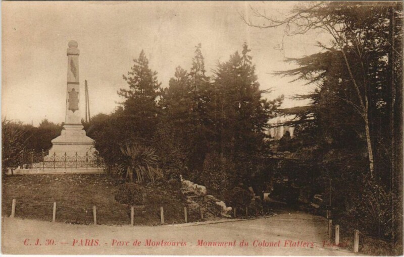 Carte postale ancienne Parc Montsouris : Monument du Colonel Flatters ; Tunnel à Paris 14e