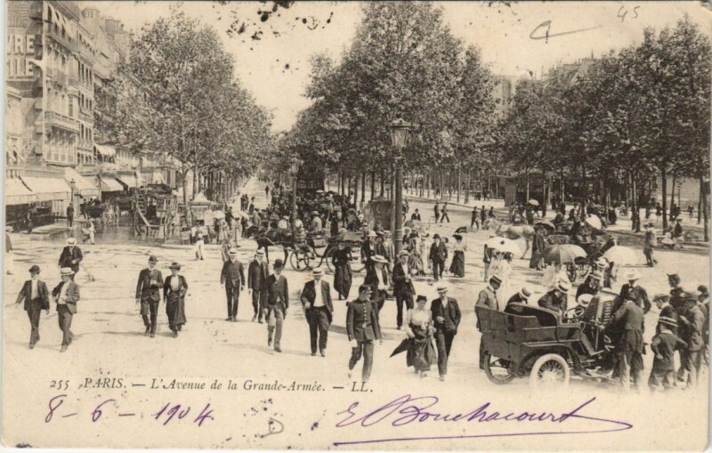 Carte postale ancienne L'Avenue de la Grande-Armée à Paris 17e