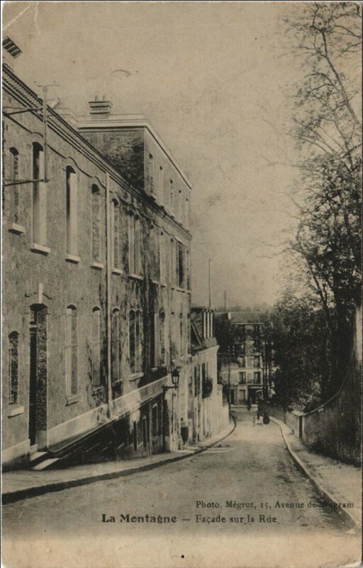 Carte postale ancienne Paris 5e La Montagne facade sur la rue