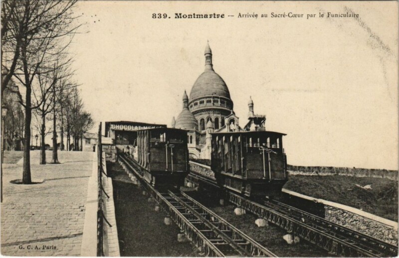 Carte postale ancienne Montmartre - Arrivée au Sacré-Coeur par le Funiculaire à Paris 18e