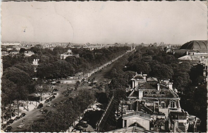 Carte postale ancienne Paris 8e Champs-Elysées