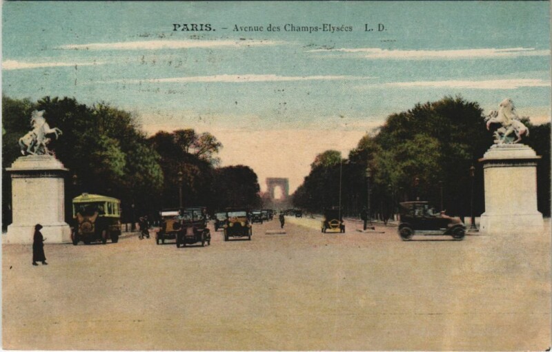Carte postale ancienne Paris 8e Champs-Elysées