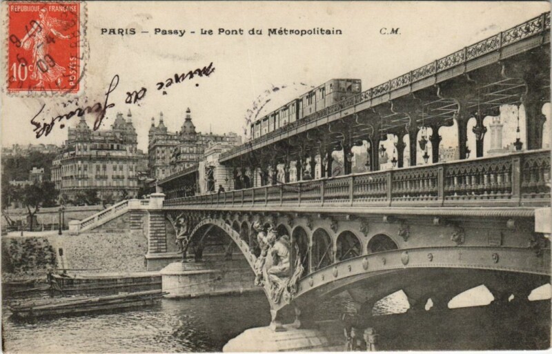 Carte postale ancienne Passy - Le Pont du Métropolitain à Paris 15e