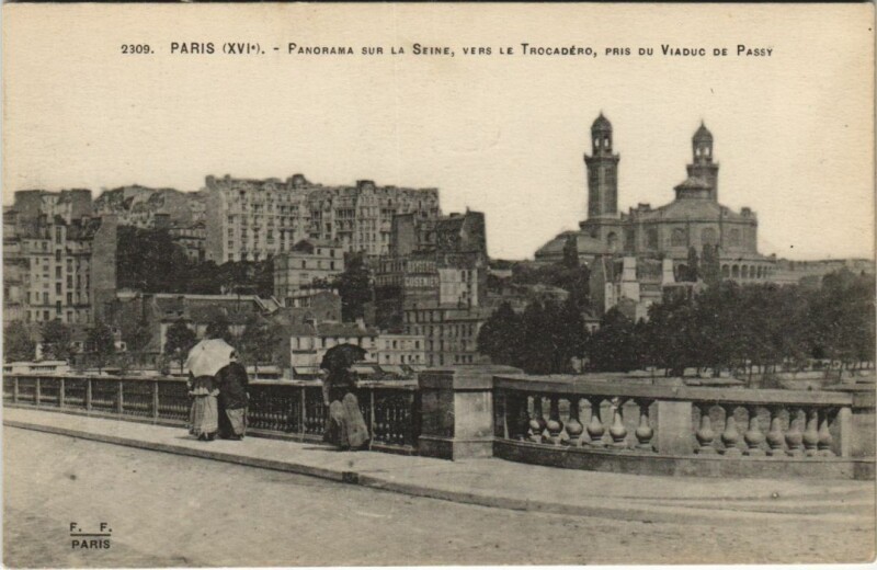 Carte postale ancienne Paris 16e Le Trocadéro