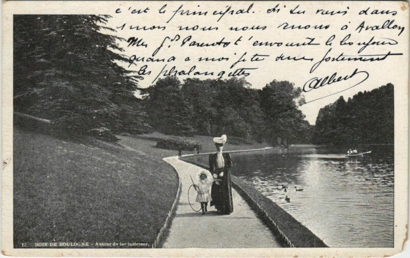 Carte postale ancienne Bois de Boulogne - Autour du lac inférieur à Paris 16e