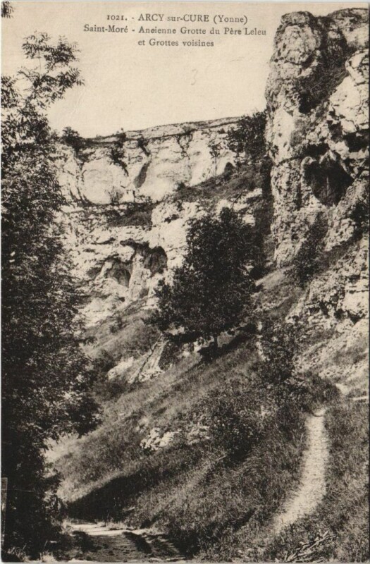 Carte postale ancienne Arcy-sur-Cure Saint-More - Ancienne Grotte du Pere Leleu à Arcy-sur-Cure