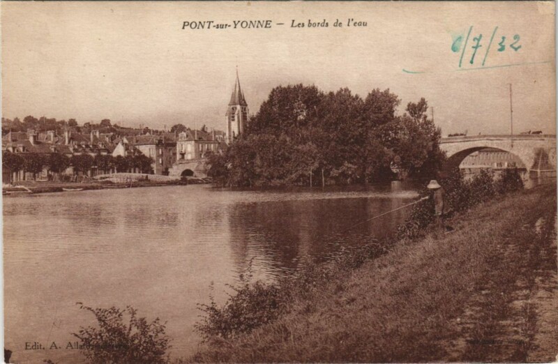 Carte postale ancienne Pont-sur-Yonne Les Bords de l'Eau à Pont-sur-Yonne