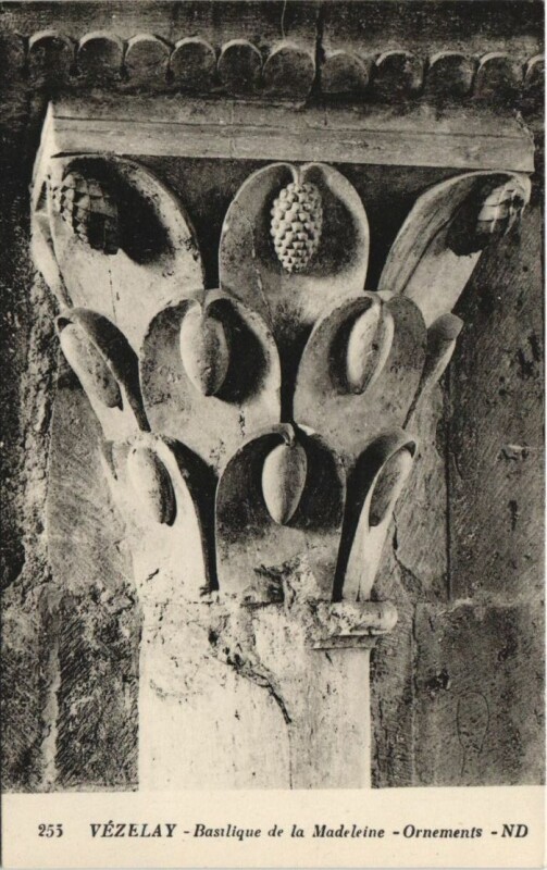 Carte postale ancienne Vezelay Basilique de la Madeleine - Ornements
