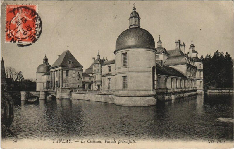 Carte postale ancienne Tanlay Le Chateau - Facade Principale à Tanlay