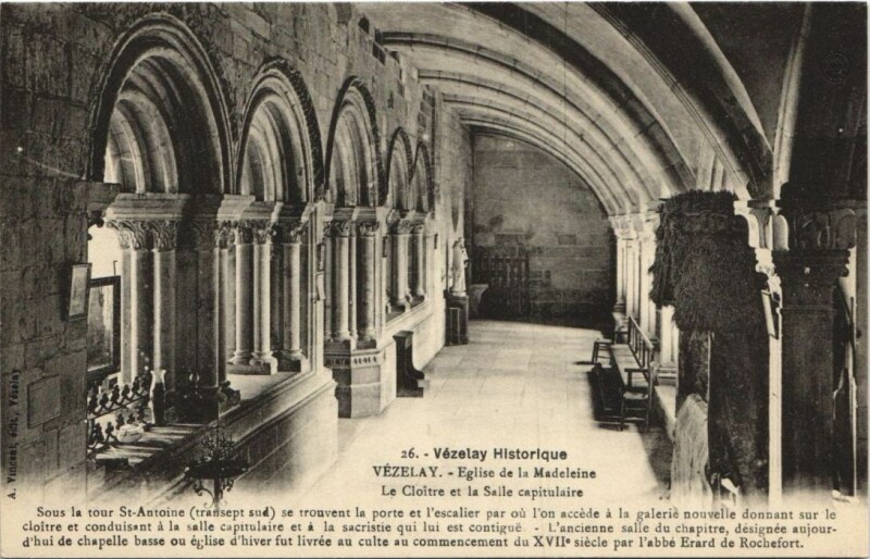Carte postale ancienne Vezelay Eglise de la Madeleine - Le Cloitre