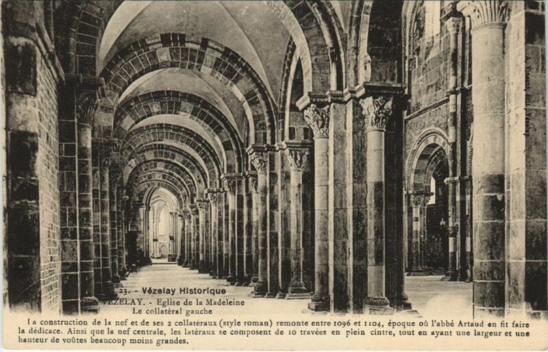 Carte postale ancienne Vezelay Eglise de la Madeleine - Le Collateral Gauche