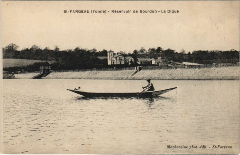 Carte postale ancienne Saint-Fargeau Reservoir de Bourdon - La Digue à Saint-Fargeau
