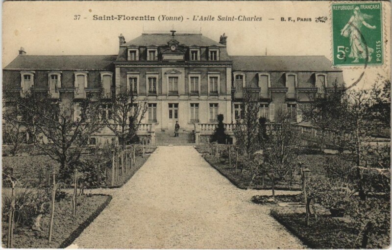 Carte postale ancienne Saint-Florentin L'Asile Saint-Charles à Saint-Florentin