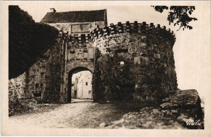 Carte postale ancienne Vezelay La Porte Neuve