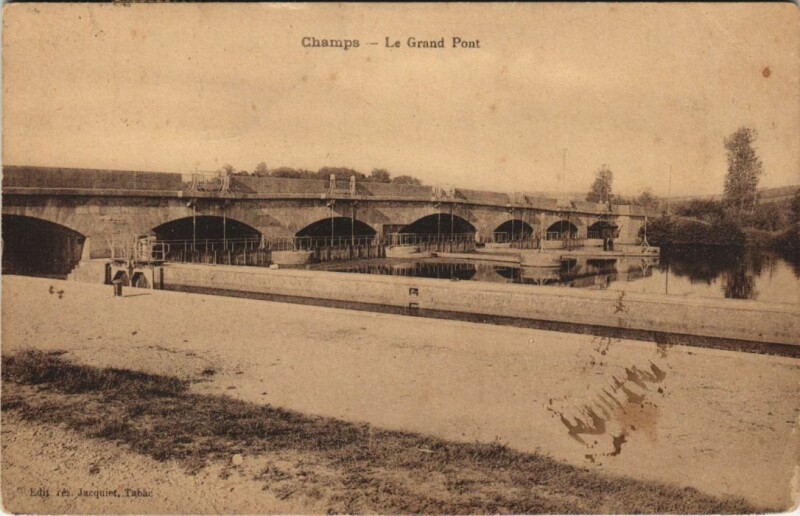 Carte postale ancienne Champs Le Grand Pont
