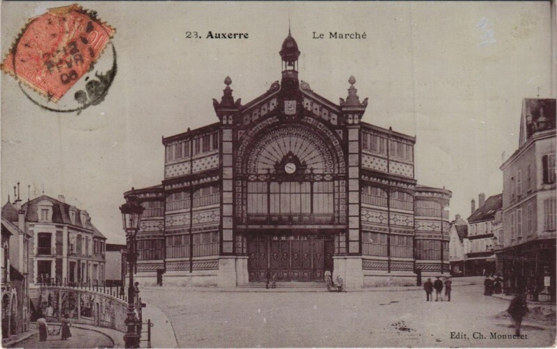 Carte postale ancienne Auxerre Le Marche à Auxerre