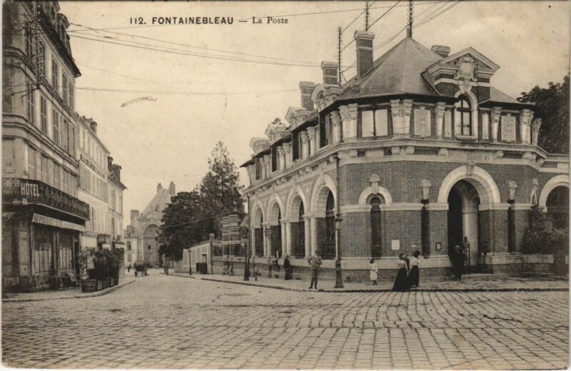 Carte postale ancienne Fontainebleau La Poste à Fontainebleau
