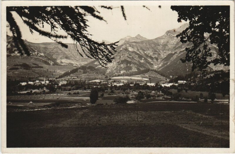 Carte postale ancienne Saint-MICHEl-de-Chaillol et le Marrons - Vue Generale à Saint-Michel-de-Chaillol