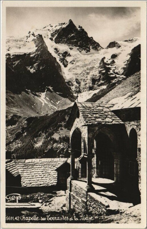 Carte postale ancienne La Grave Chapelle des Terrasses et la Meije à La Grave