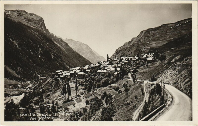 Carte postale ancienne La Grave Vue Generale à La Grave