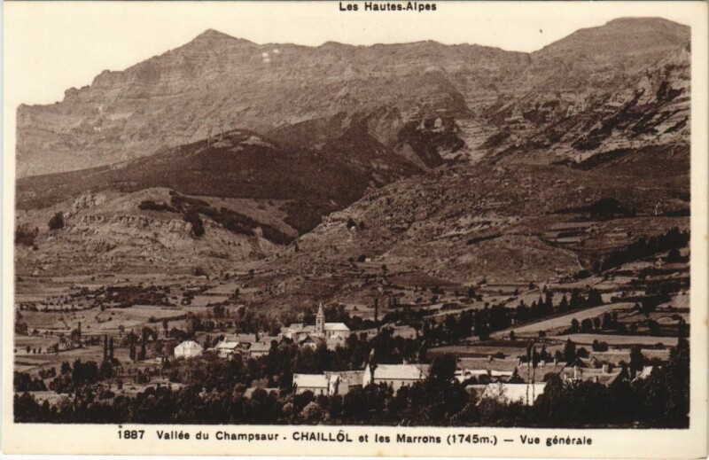 Carte postale ancienne Saint-MICHEl-de-Chaillol et les Marrons - Vue Generale à Saint-Michel-de-Chaillol