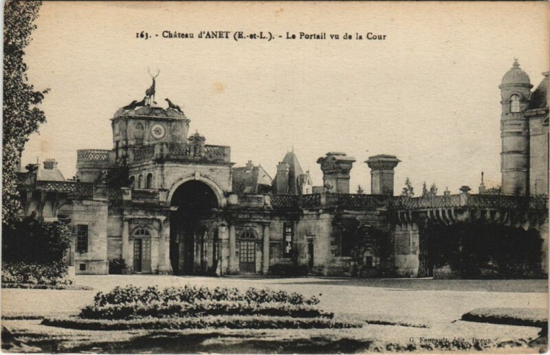 Carte postale ancienne Anet Chateau, Le Portail France