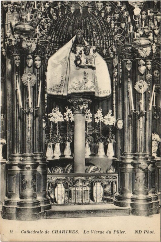 Carte postale ancienne Chartres Cathedrale Vierge du Pilier France à Chartres