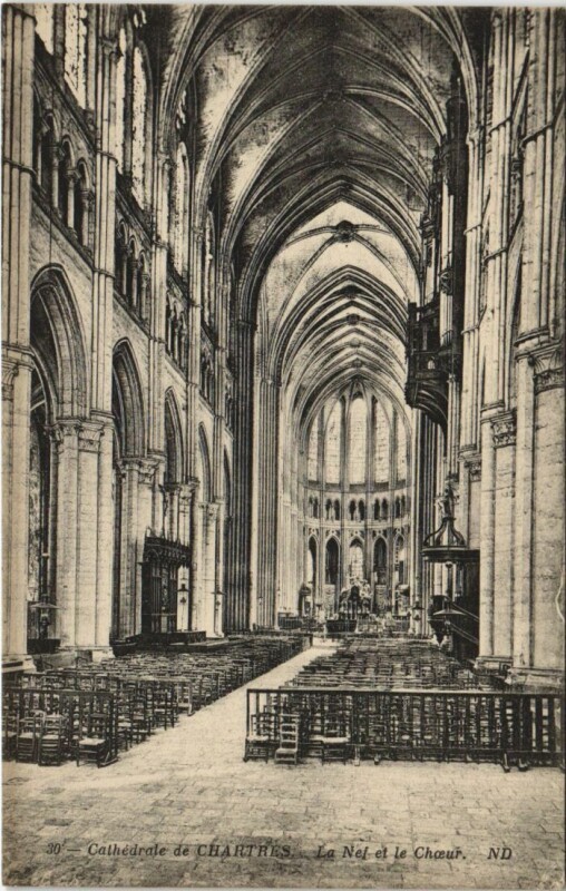 Carte postale ancienne Chartres Cathedrale La Nef et le Choeur France à Chartres