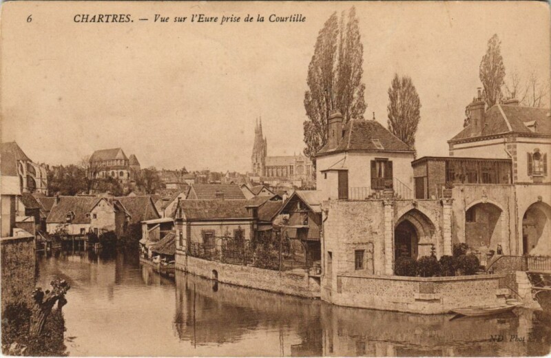 Carte postale ancienne Chartres vue sur l'Eure France à Chartres