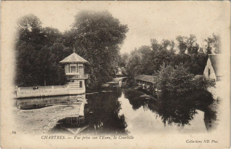 Carte postale ancienne Chartres vue prise sur l'Eure France à Chartres