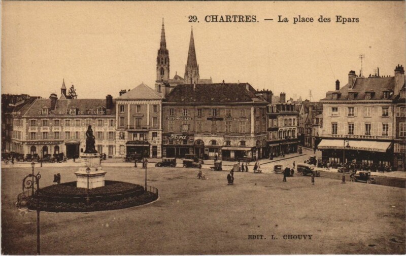 Carte postale ancienne Chartres Place des Epars France à Chartres