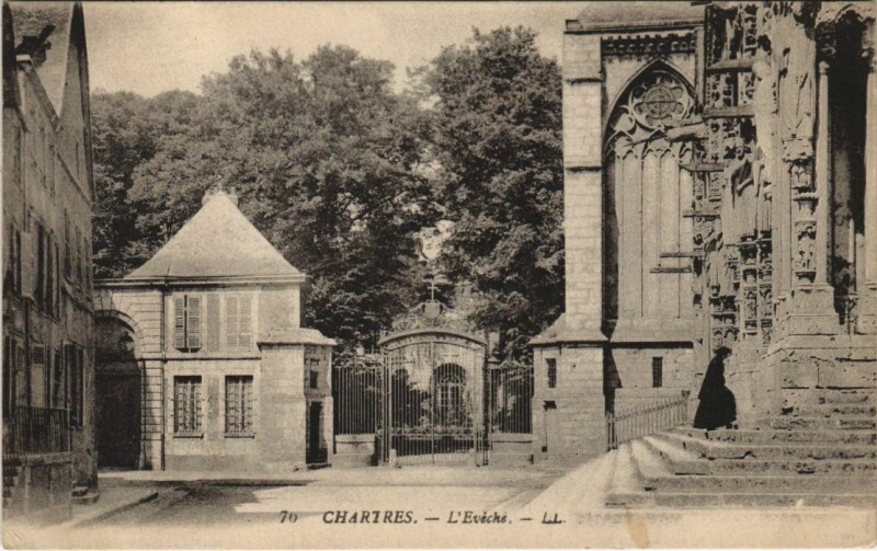 Carte postale ancienne Chartres l'Eveche France à Chartres