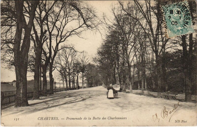 Carte postale ancienne Chartres Promenade de la Butte des Charbonnieres France à Chartres