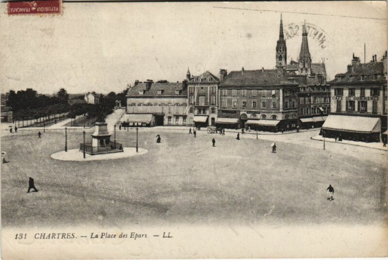 Carte postale ancienne Chartres Place des Epars France à Chartres