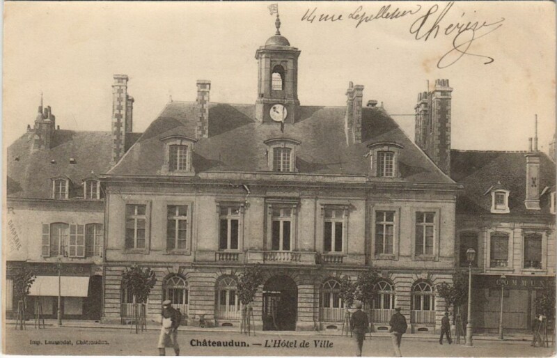Carte postale ancienne Chateaudun Hotel de Ville France